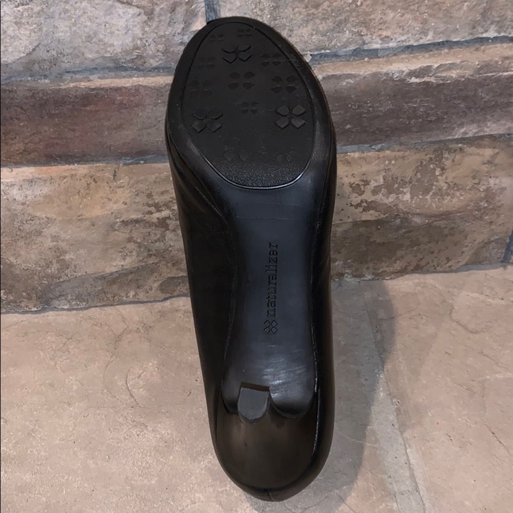 Naturalizer Heels - Picture 5 of 6
